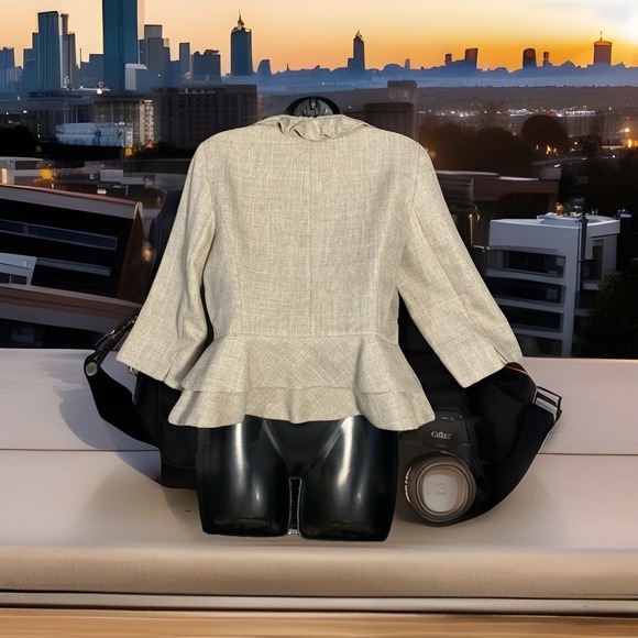 T.Milano Ruffled Neck Blazer Womens 3 Button Size 8 Tan - Picture 2 of 4